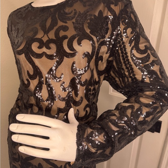 Miss Ord Elegant Black Sequin Evening Gown - Picture 10 of 13